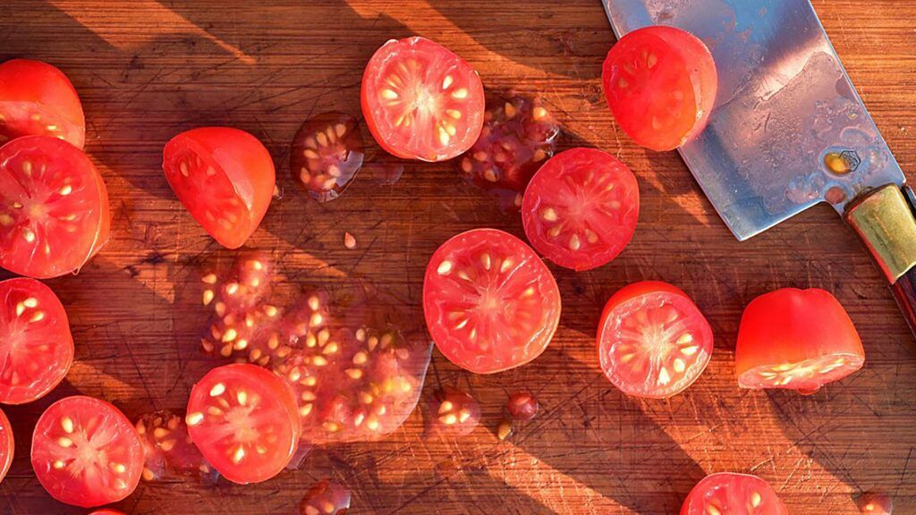 jak wydobyć nasiona z pomidorów